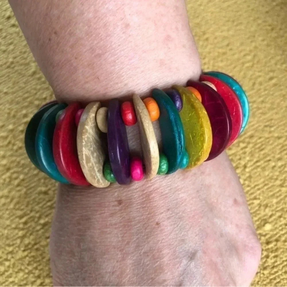 Gorgeous Handmade Multicolor Colorful Rainbow Wooden Scalloped Bead Bracelet NWT